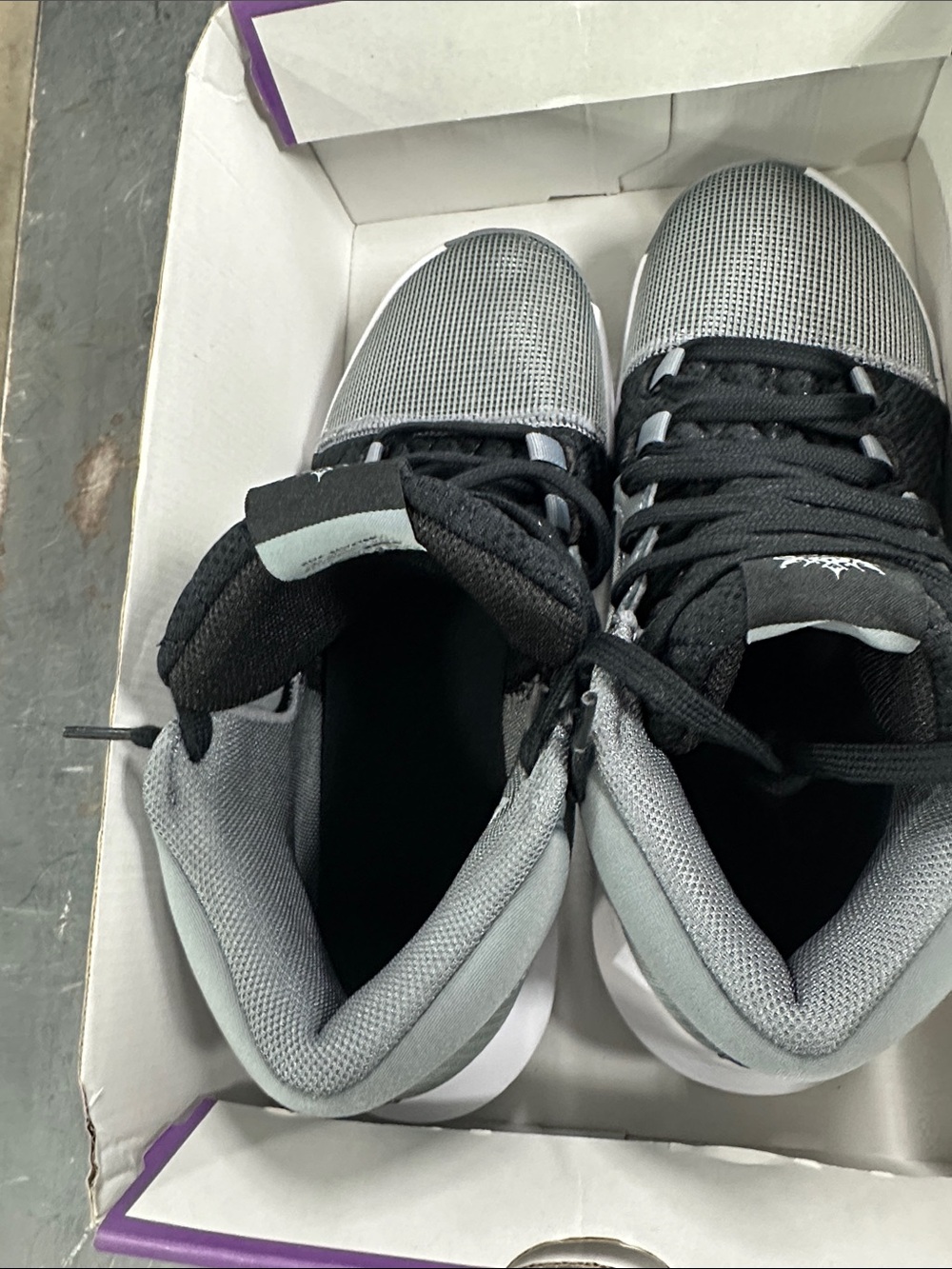 Nike LeBron Witness VIII - Picture 5 of 6